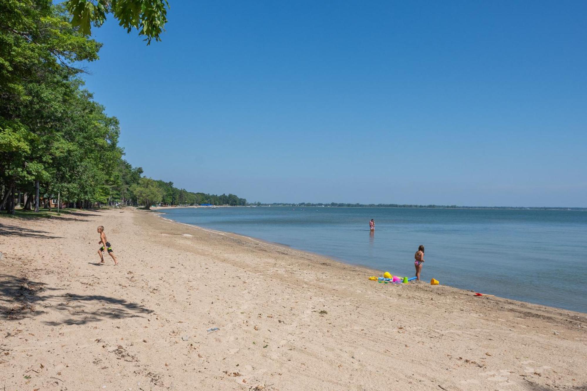 Lakeview & Wildlife Au Gres Экстерьер фото